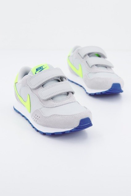 NIKE MD VALIANT en color GRIS (2)