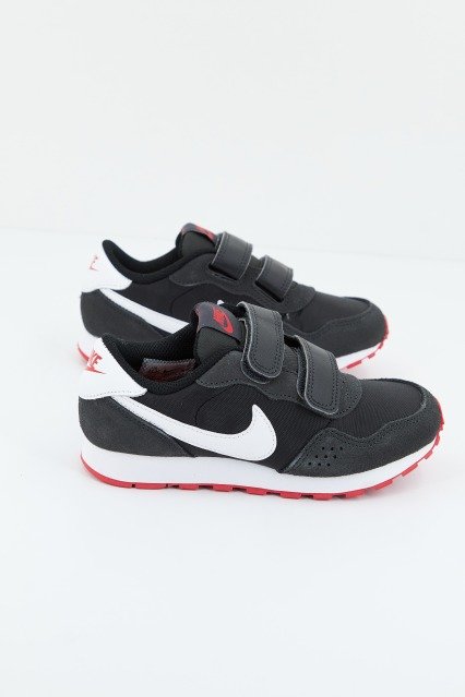 NIKE NIKE MD VALIANT LITTLE KIDS' en color GRIS (2)