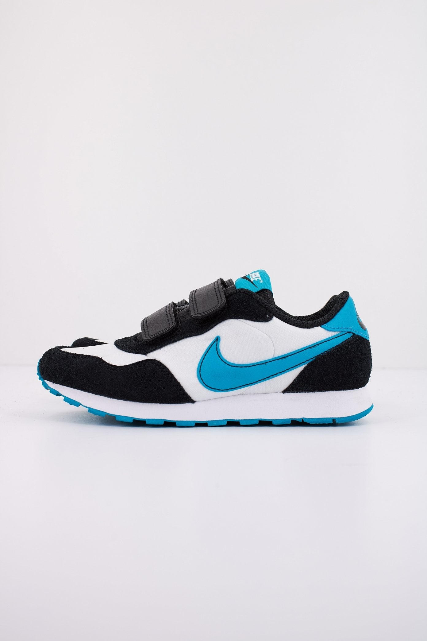 NIKE MD VALIANT LITTLE KIDS' en color BLANCO (1)