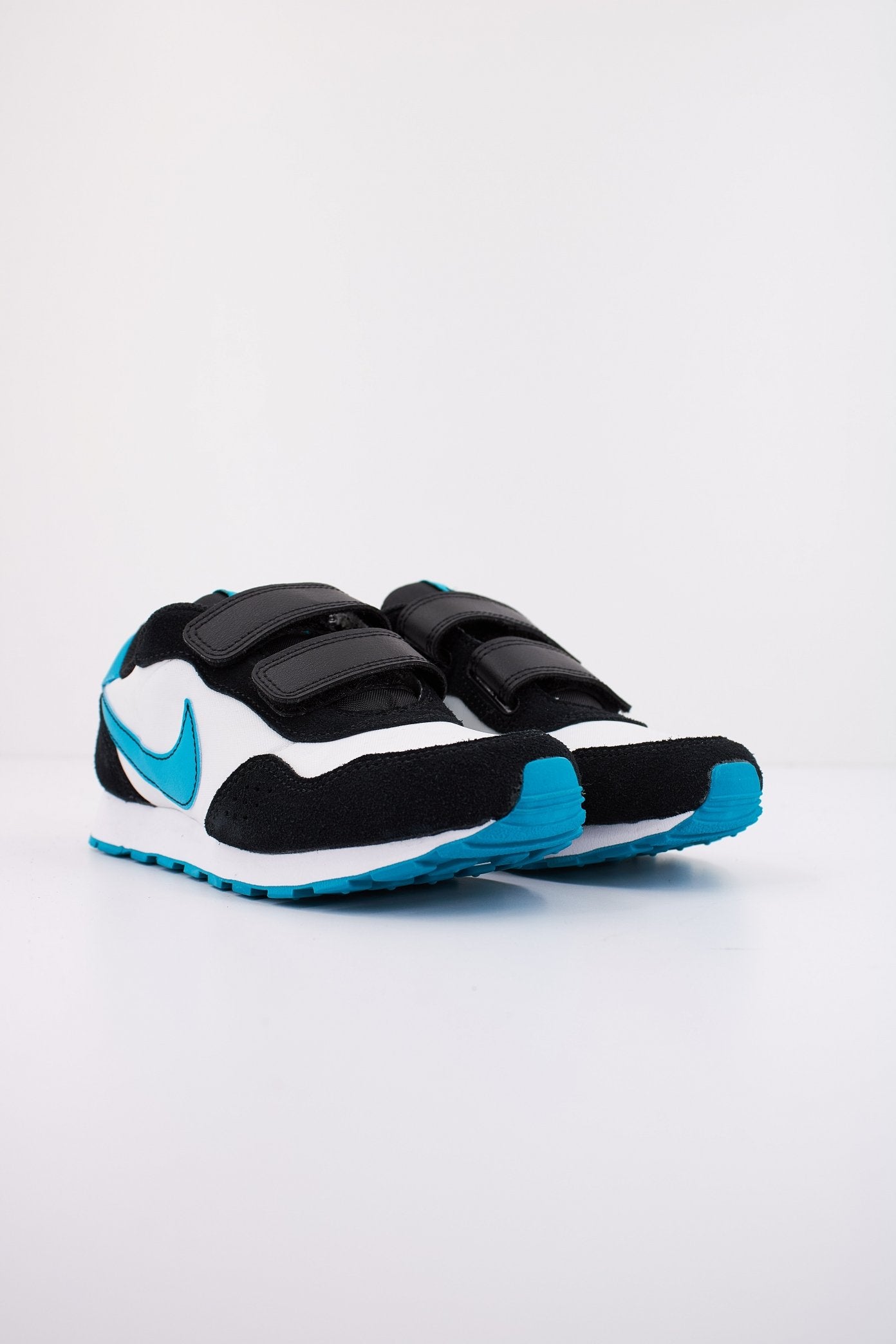 NIKE MD VALIANT LITTLE KIDS' en color BLANCO (2)