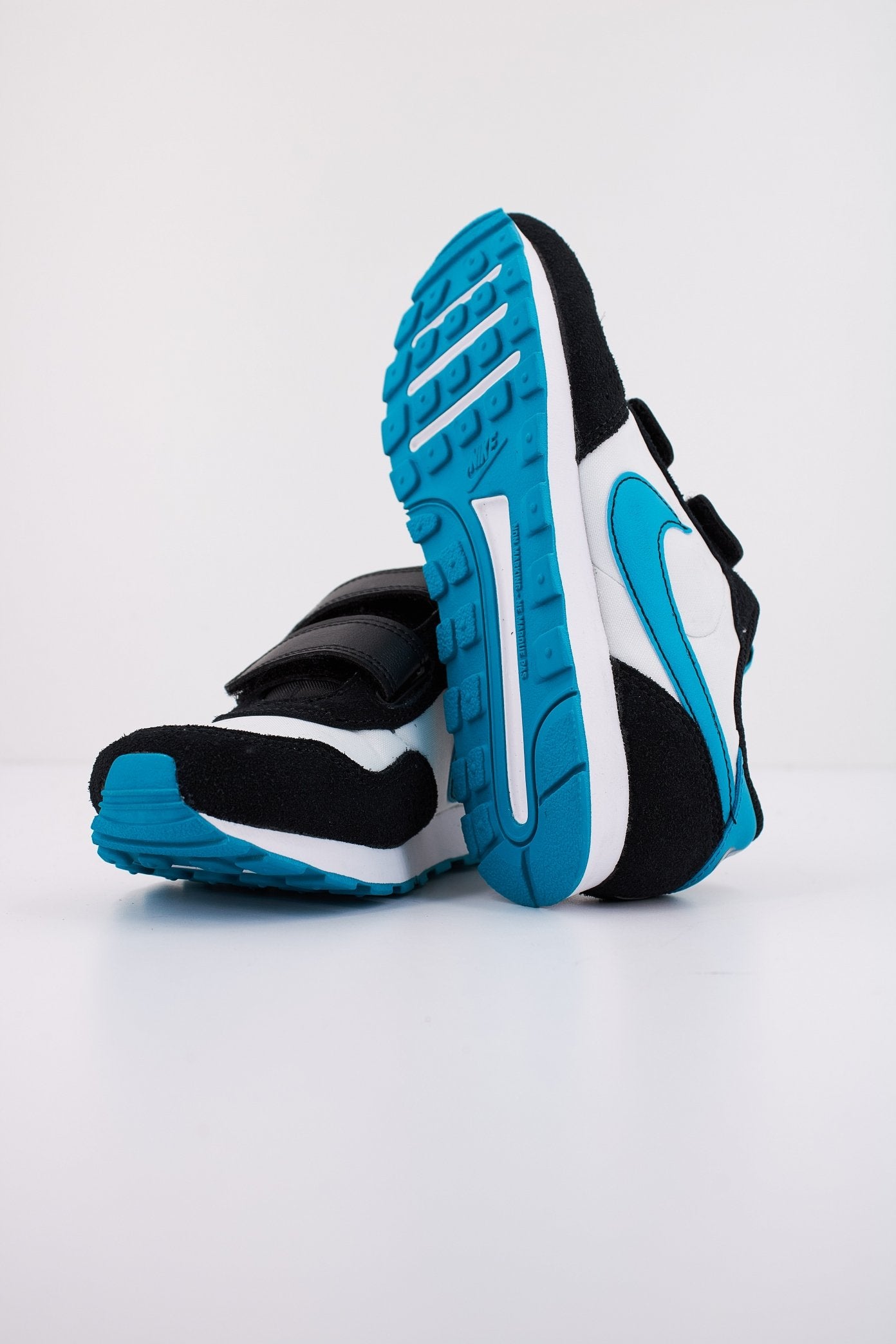NIKE MD VALIANT LITTLE KIDS' en color BLANCO (4)