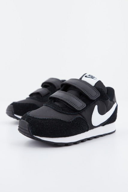 NIKE MD VALIANT en color NEGRO (1)