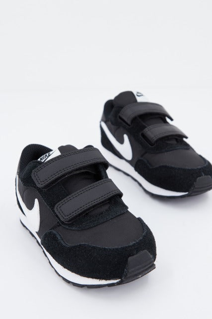 NIKE MD VALIANT en color NEGRO (2)
