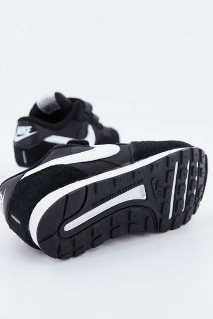 NIKE MD VALIANT en color NEGRO (4)