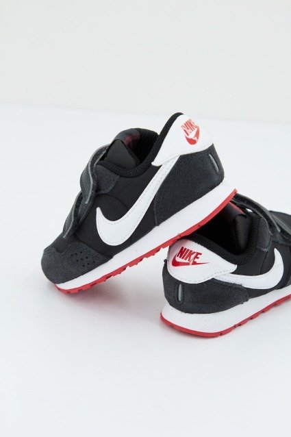 NIKE MD VALIANT en color GRIS (3)