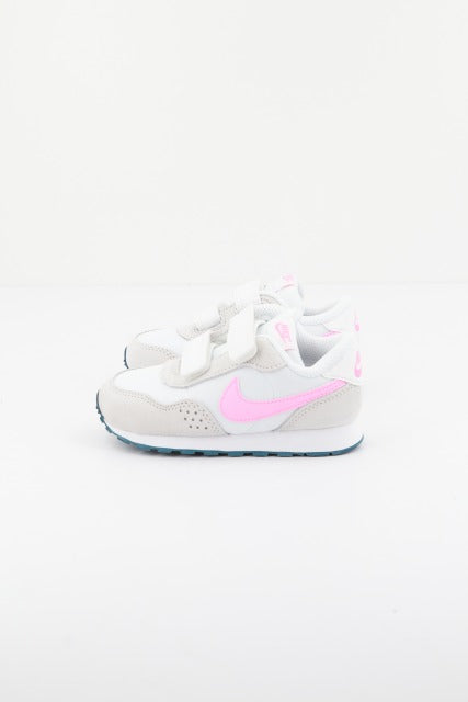 NIKE MD VALIANT en color BEIS (2)