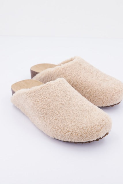 STEVE MADDEN VESA en color BEIS (1)