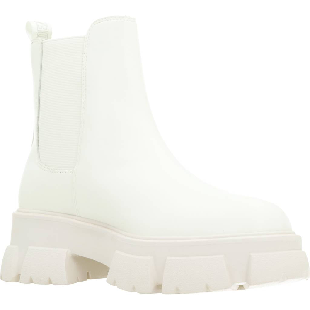STEVE MADDEN TUNNEL en color BEIS (5)