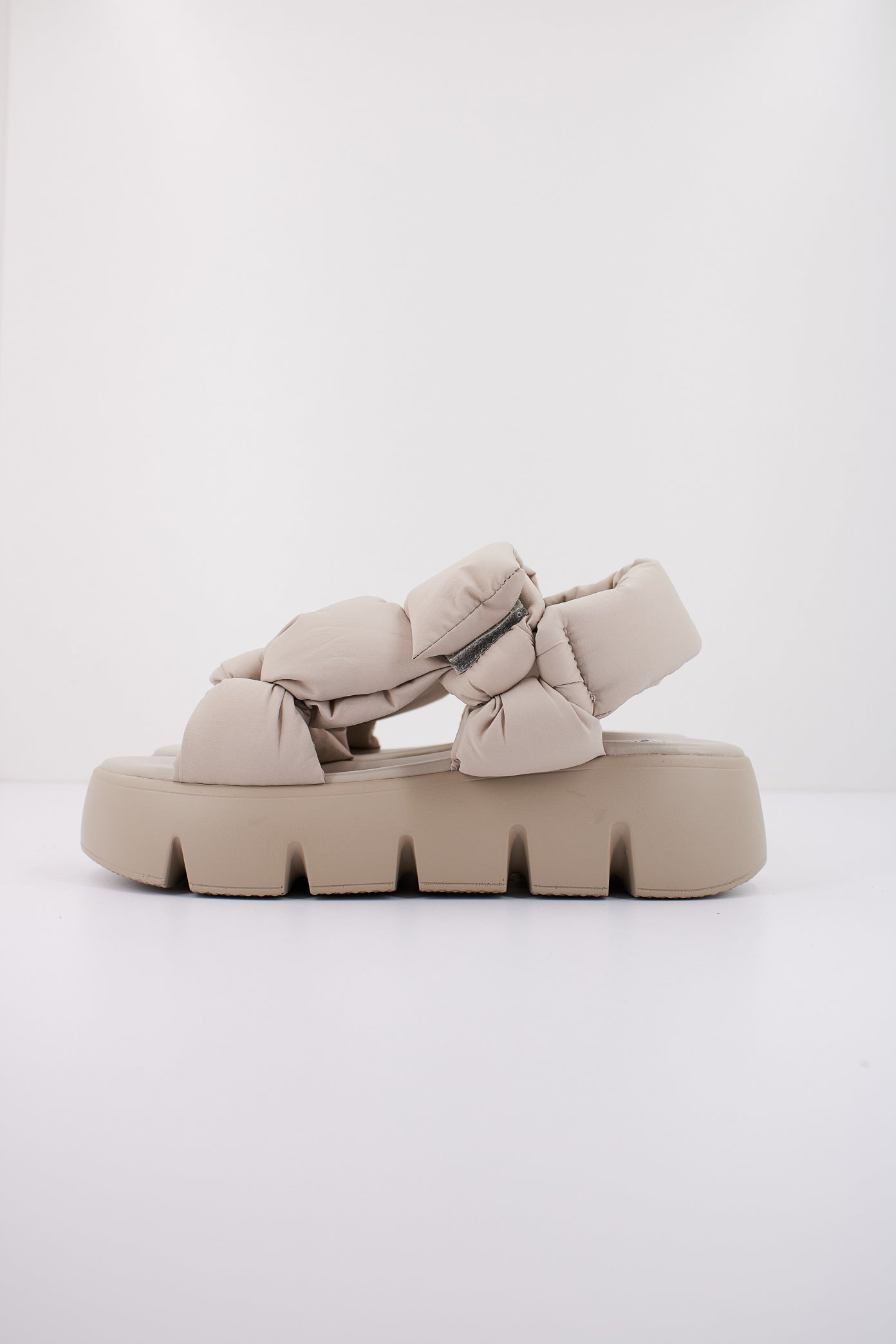 STEVE MADDEN BONKERS en color BEIS (1)