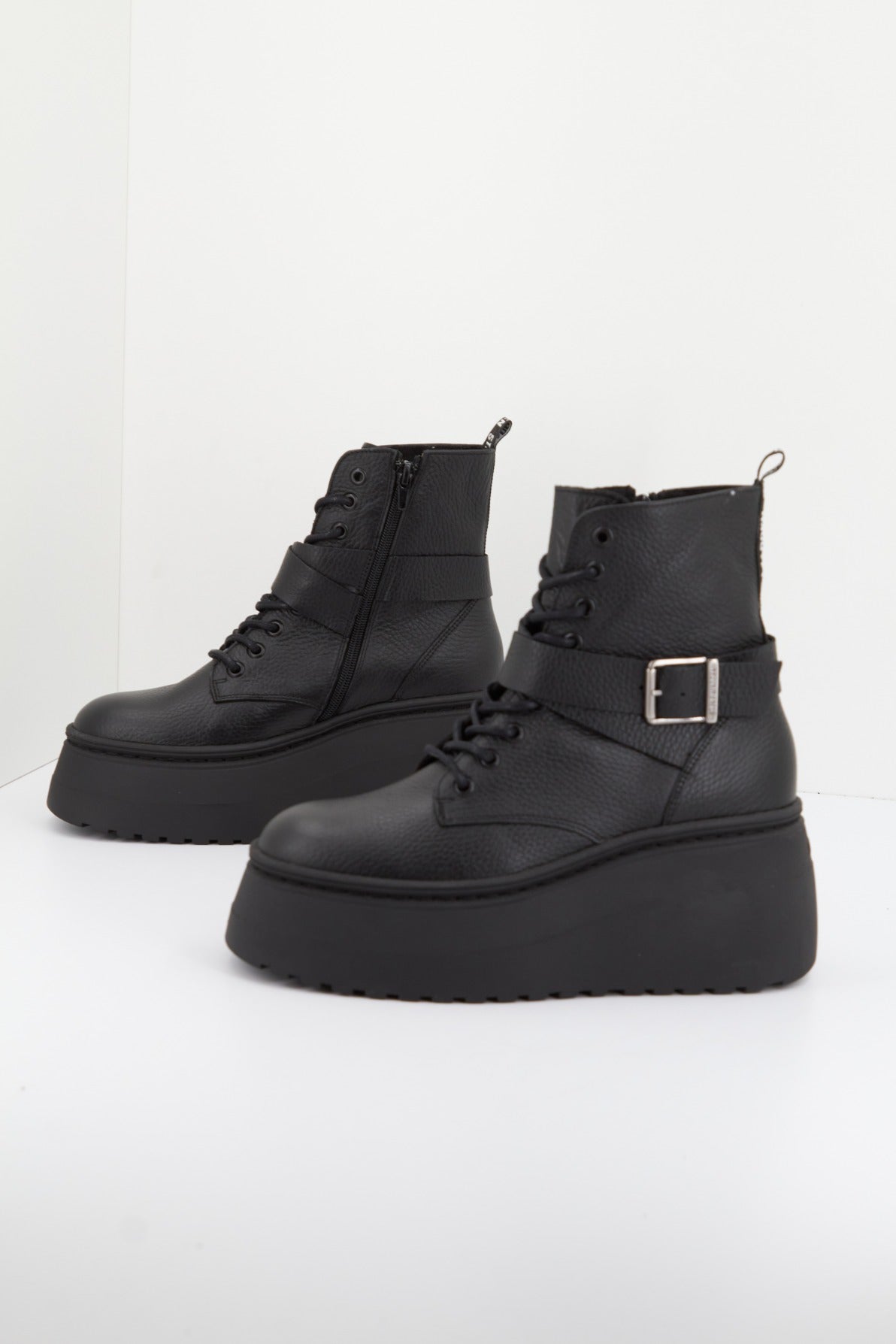 STEVE MADDEN PINACO en color NEGRO (5)