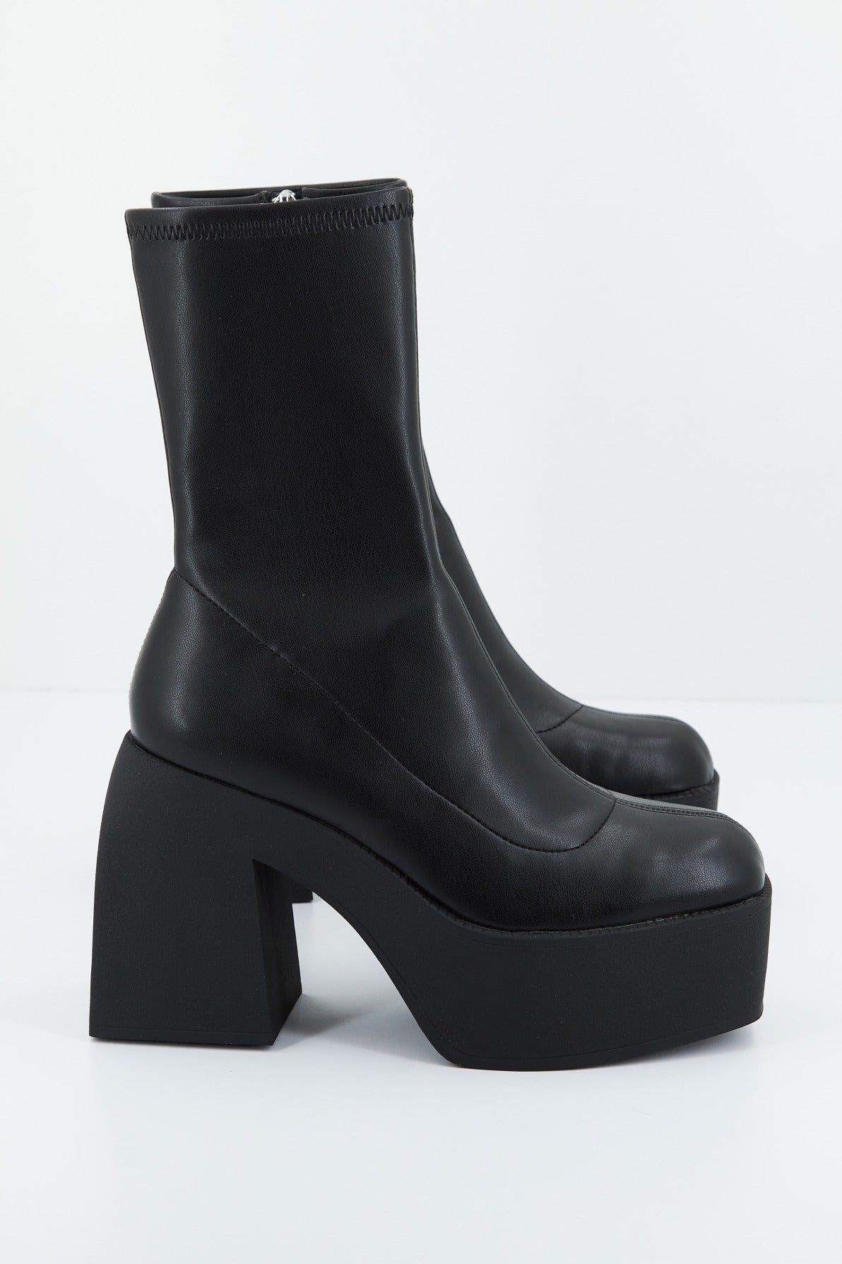 STEVE MADDEN TEKNO en color NEGRO (1)