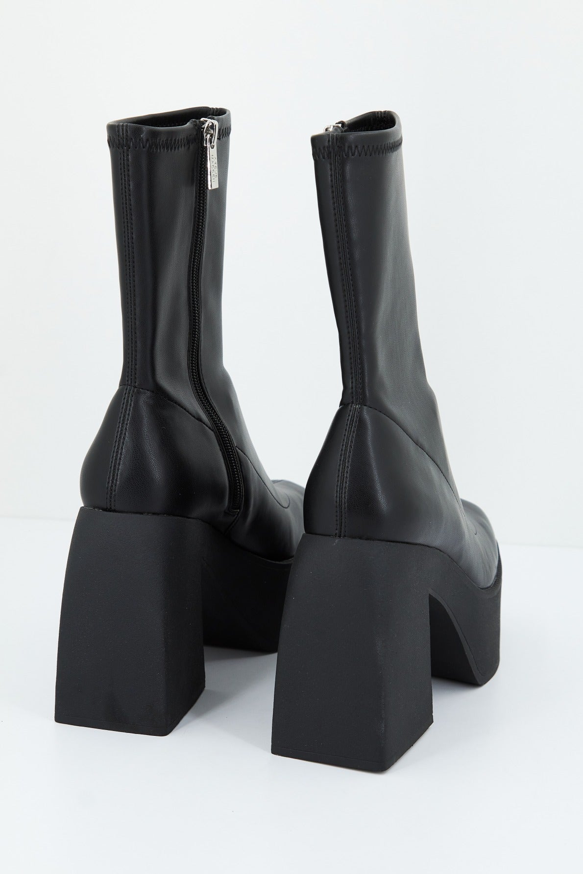 STEVE MADDEN TEKNO en color NEGRO (3)