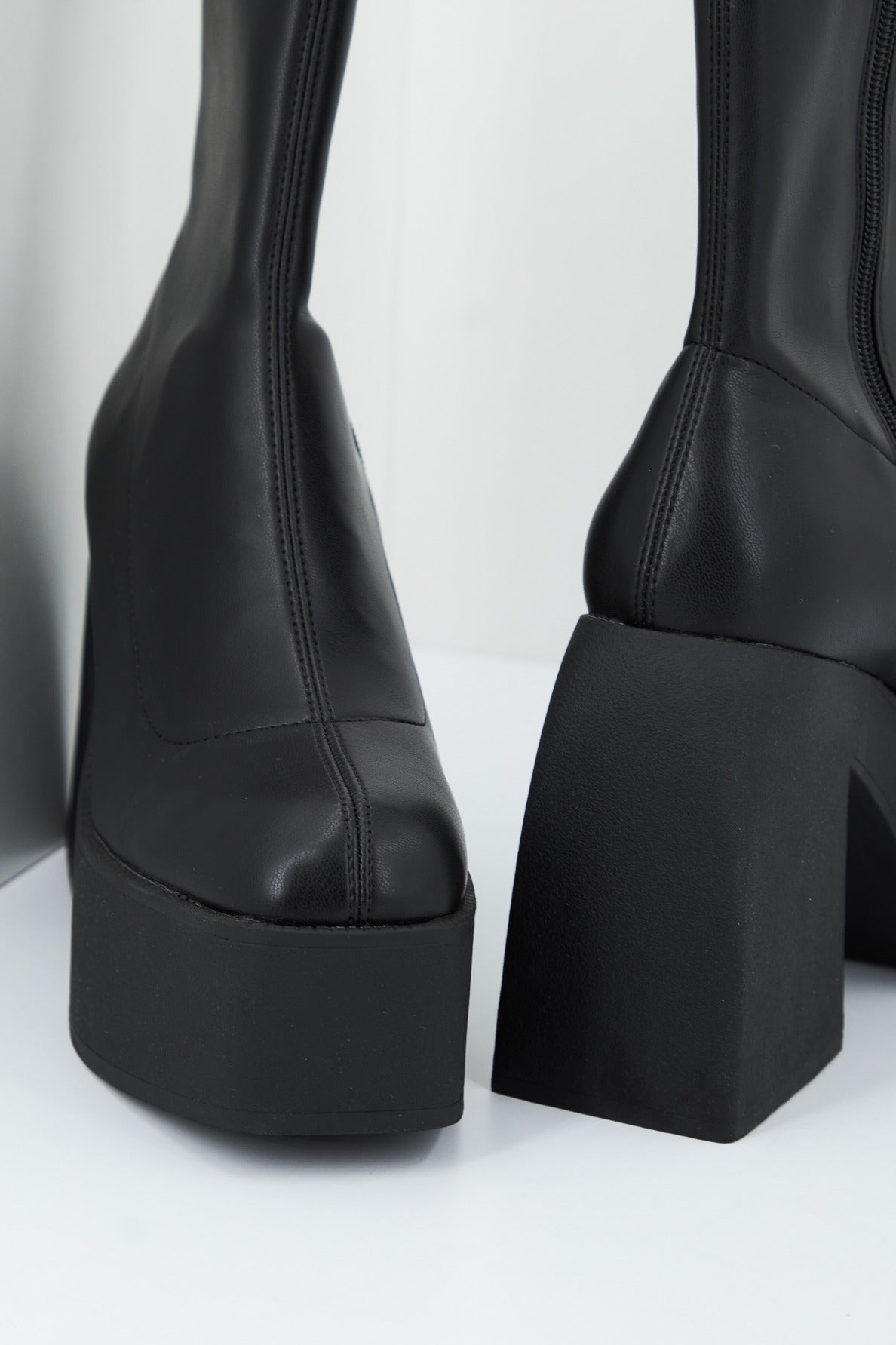 STEVE MADDEN TEKNO en color NEGRO (4)
