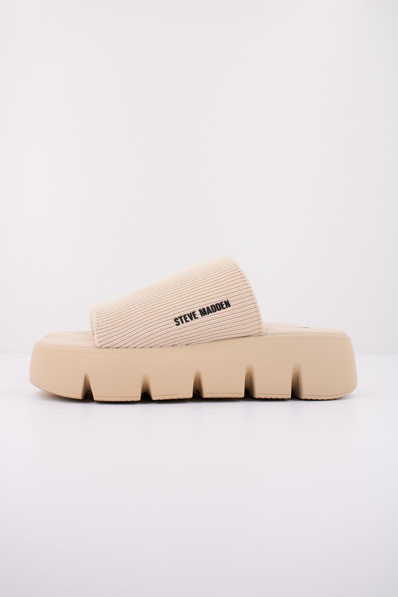 STEVE MADDEN BIG SHOT en color BEIS  (1)