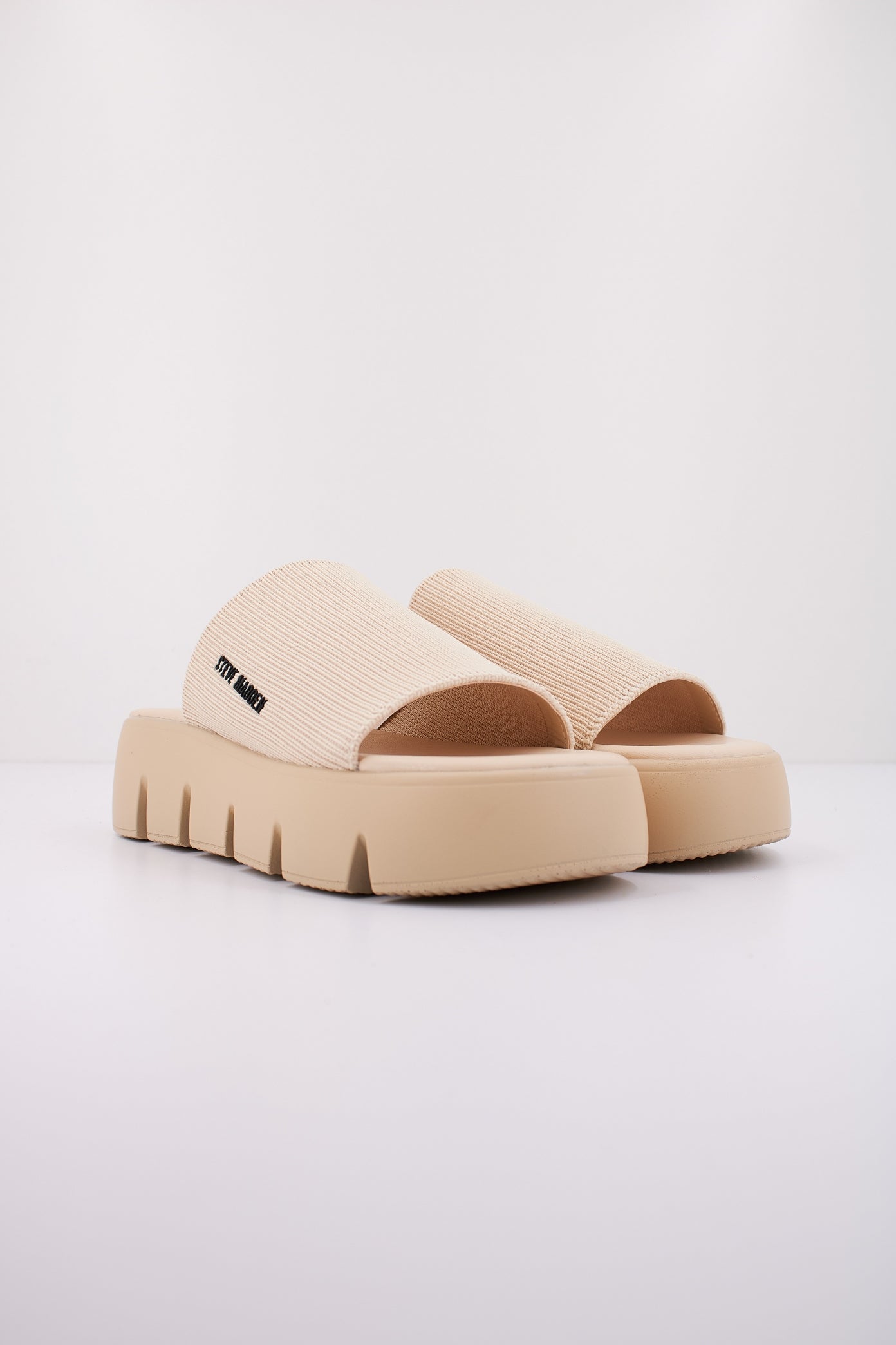 STEVE MADDEN BIG SHOT en color BEIS  (2)