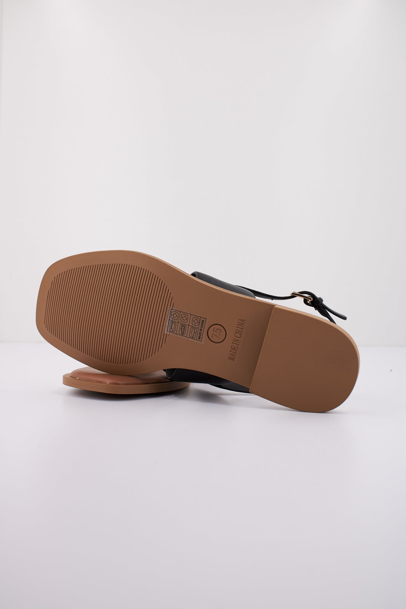STEVE MADDEN GENIE en color NEGRO (4)