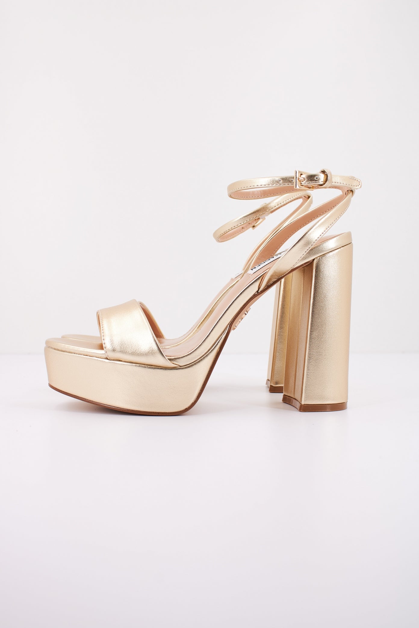 STEVE MADDEN LESSA en color ORO (1)