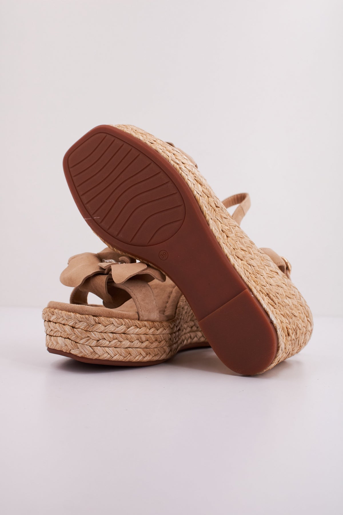 ALMA EN PENA V en color MARRON CLARO (5)