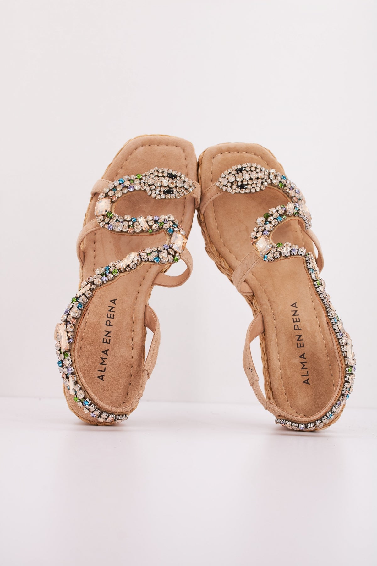 ALMA EN PENA V en color MARRON (3)