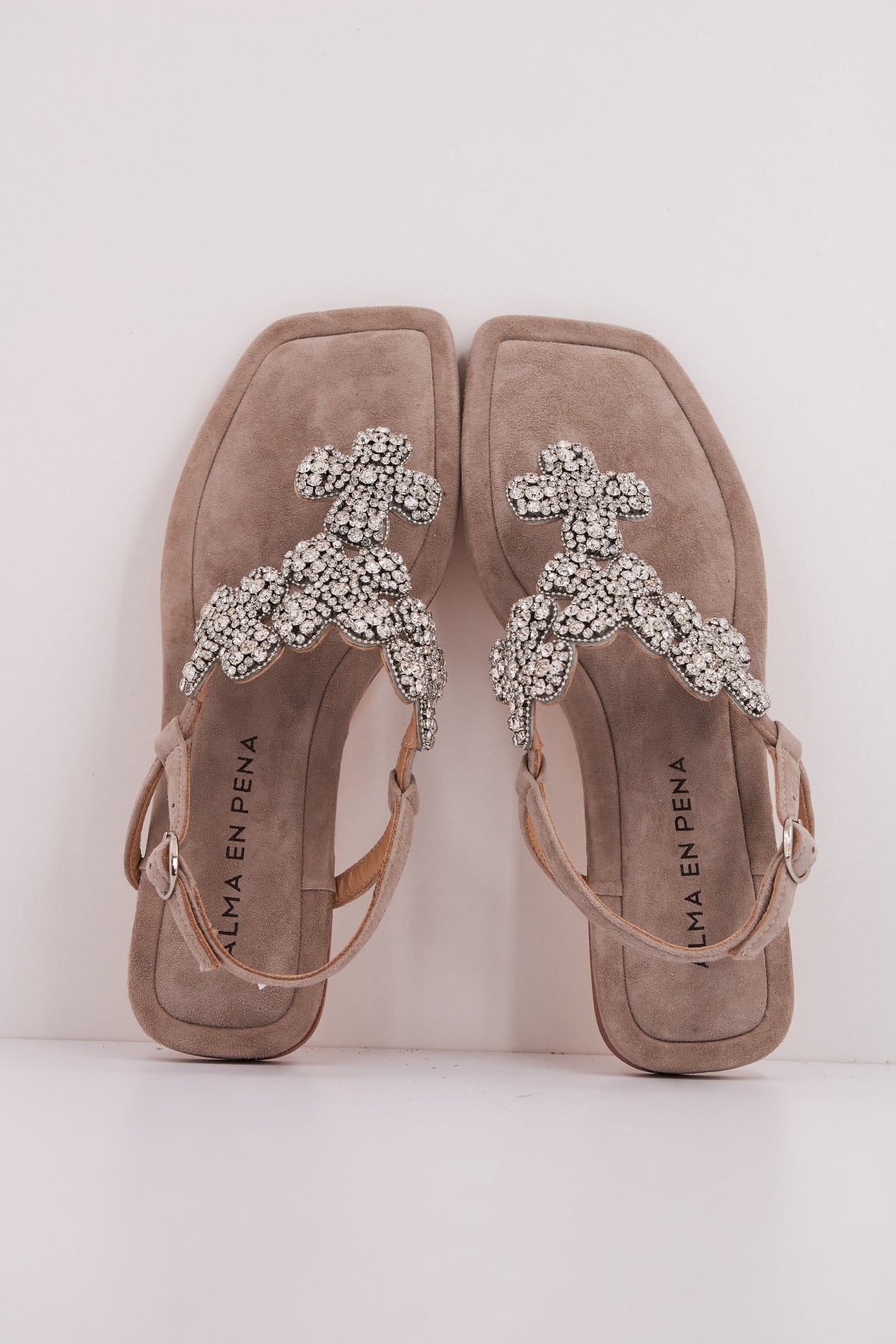 ALMA EN PENA V en color MARRON (3)