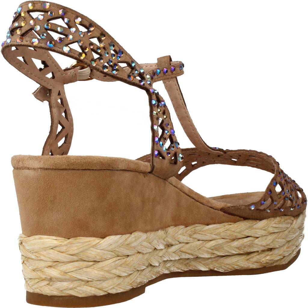 ALMA EN PENA RAFIA en color MARRON (3)