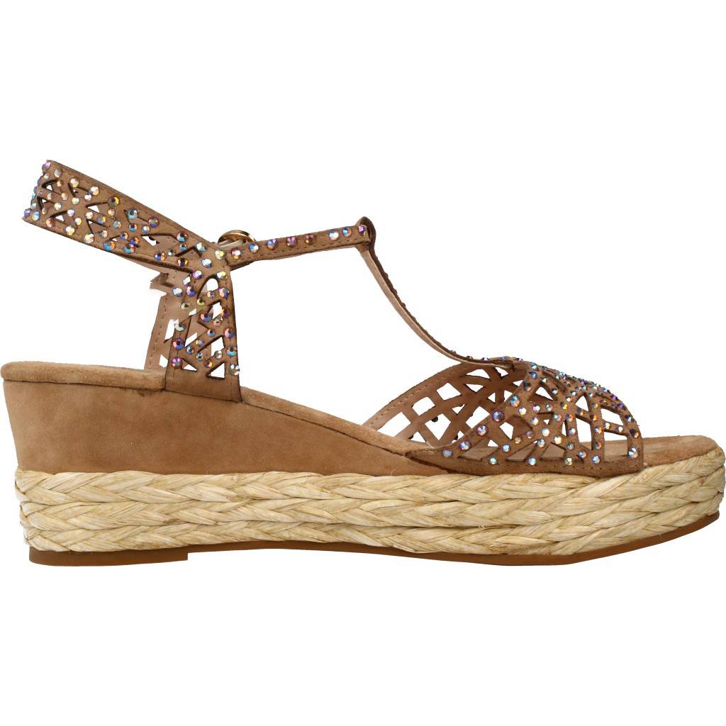 ALMA EN PENA RAFIA en color MARRON (4)