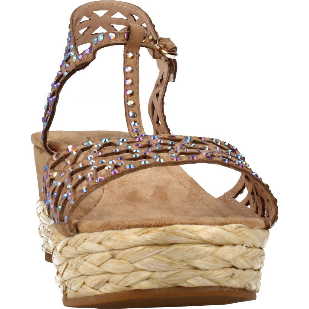 ALMA EN PENA RAFIA en color MARRON (6)