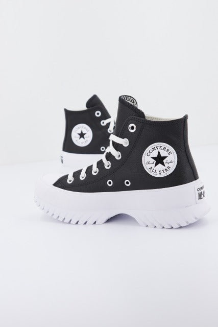 CONVERSE CHUCK TAYLOR ALL STAR LUGGED . LEATHER en color NEGRO (2)