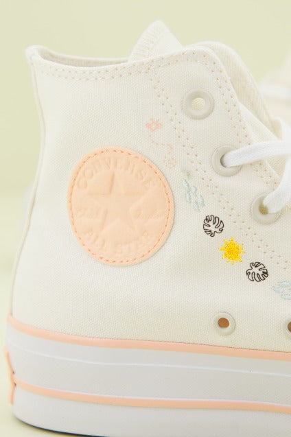 CONVERSE CHUCK TAYLOR ALL STAR LIFT HI en color BLANCO (4)