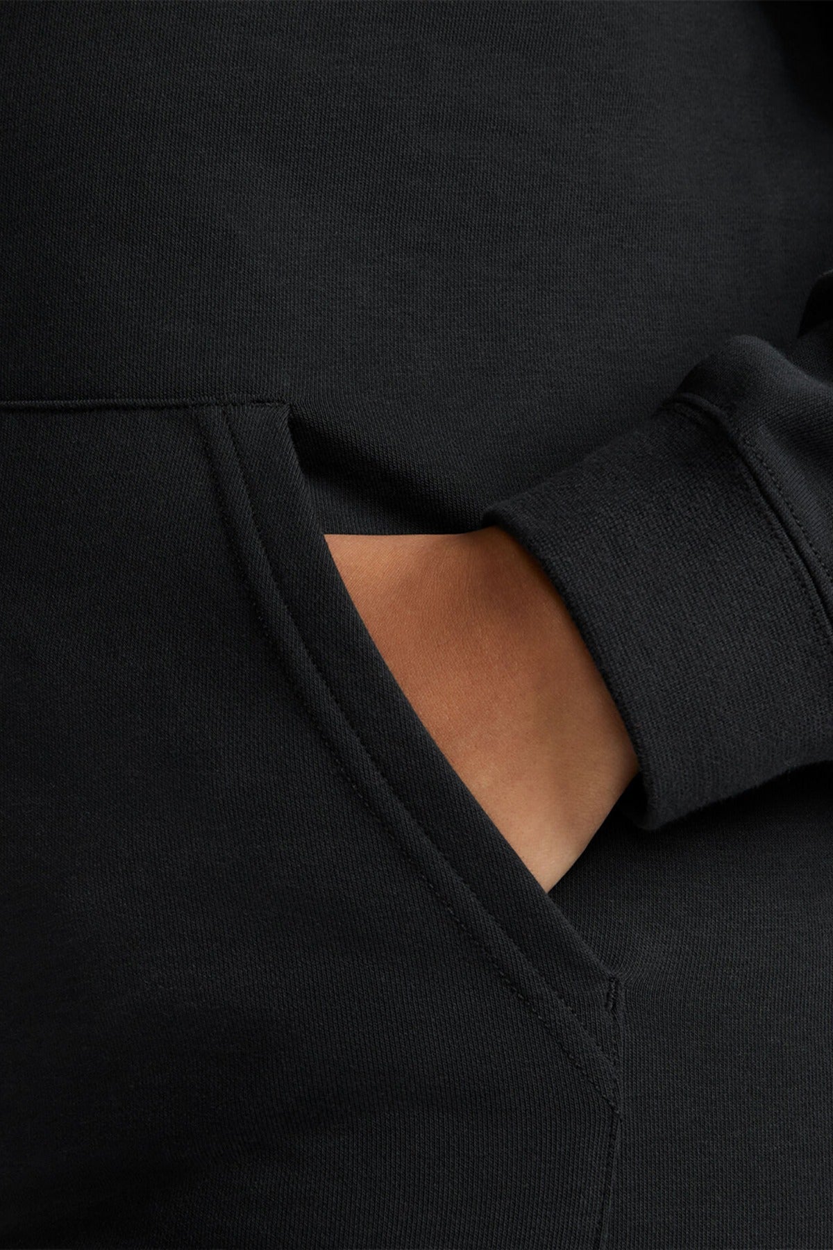 CONVERSE STAR CHEVRON HOODIE FT en color NEGRO (4)