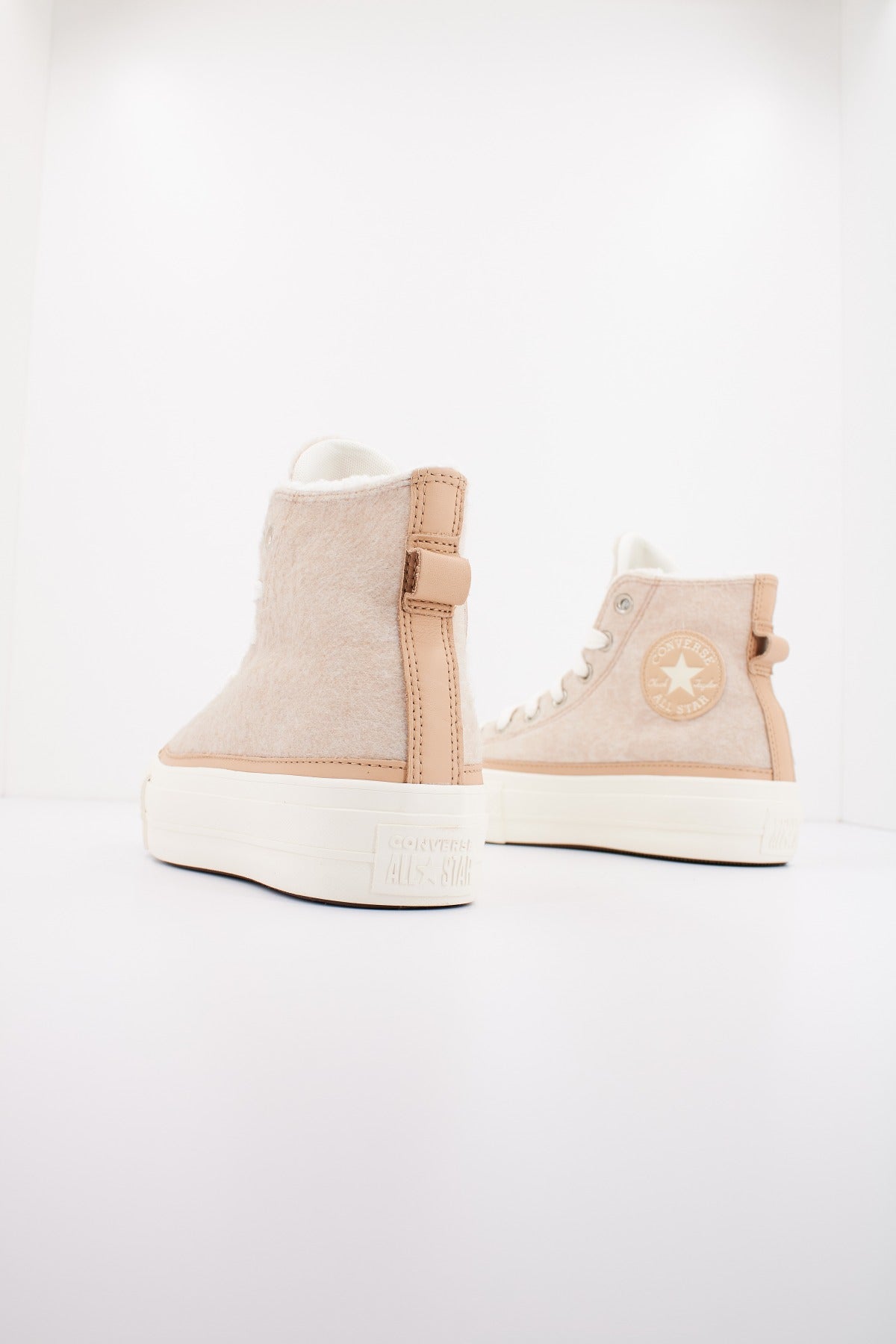 CONVERSE CHUCK TAYLOR ALL STAR LIFT PLATFORM FAUX MOHAIR en color BEIS (3)