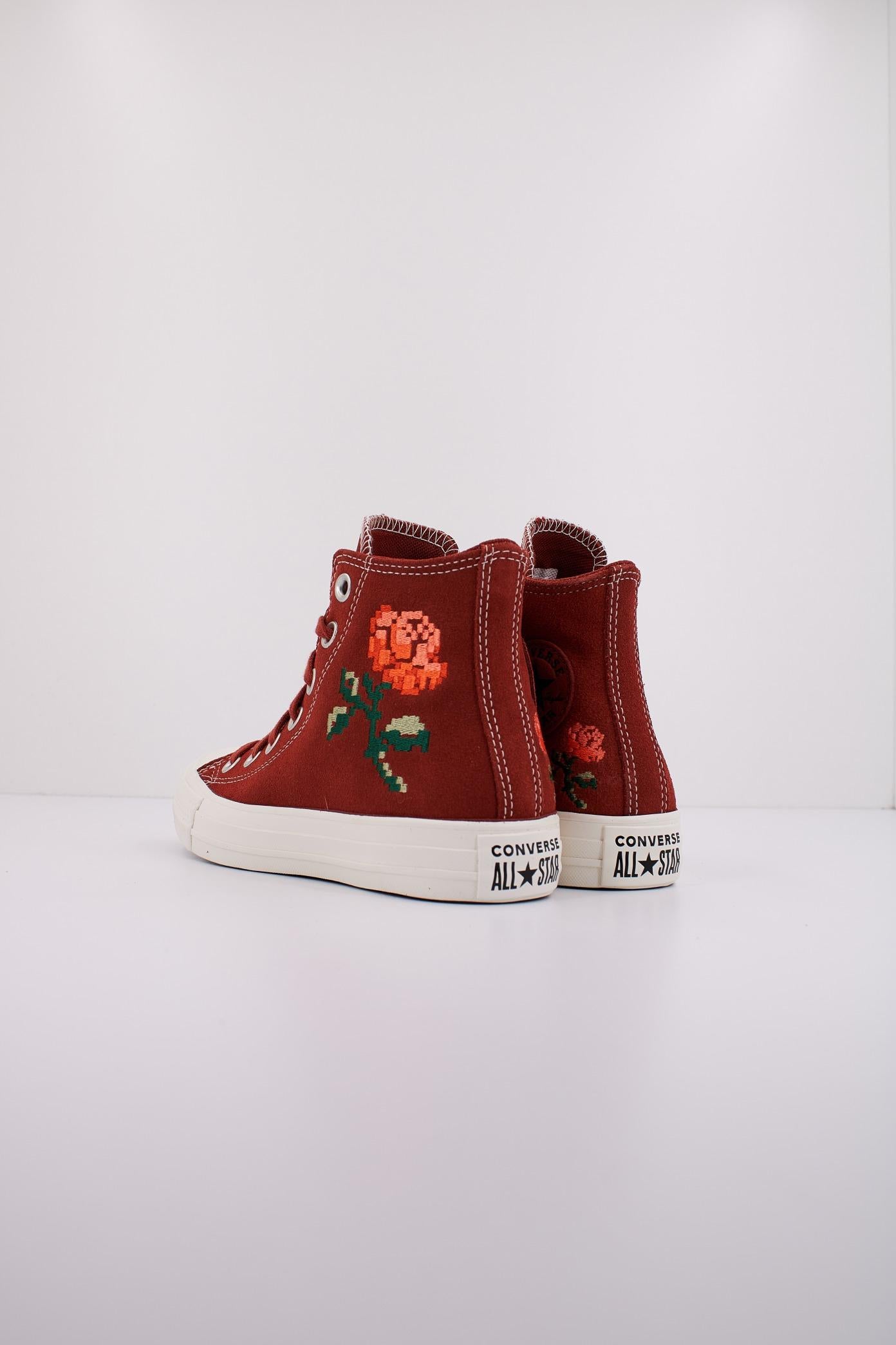 CONVERSE CHUCK TAYLOR ALL STAR en color ROJO (3)