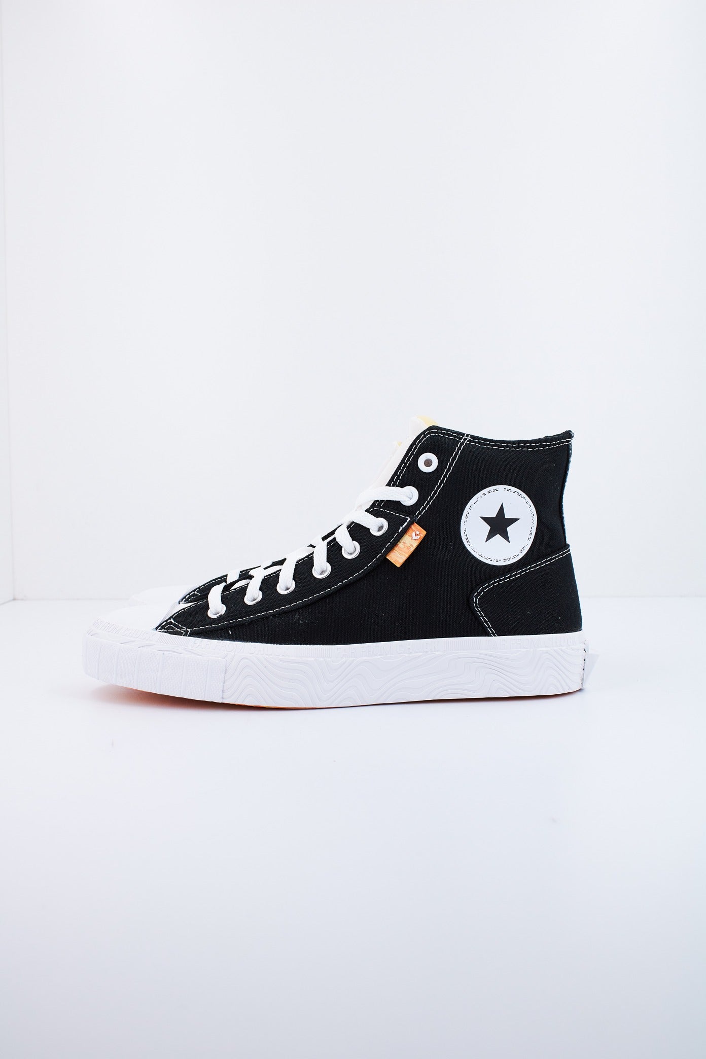 CONVERSE CHUCK TAYLOR ALT STAR CANVAS en color NEGRO (1)