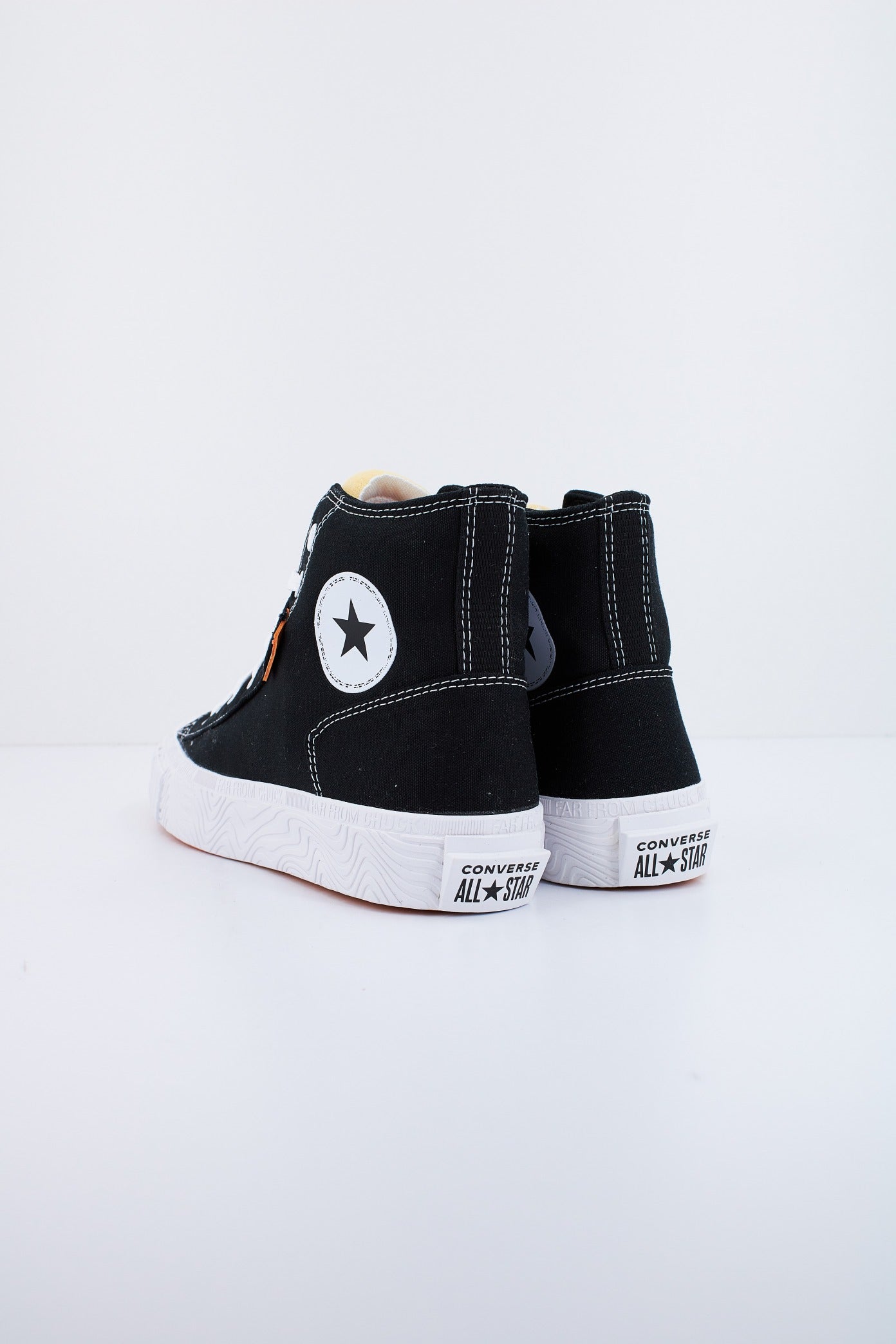 CONVERSE CHUCK TAYLOR ALT STAR CANVAS en color NEGRO (3)