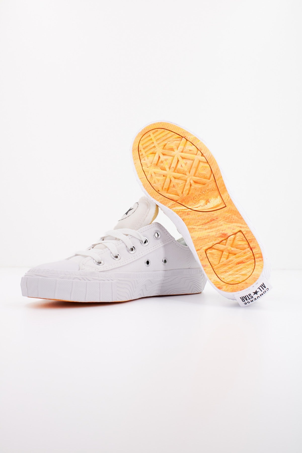 CONVERSE CHUCK TAYLOR ALT STAR OX en color BLANCO (4)