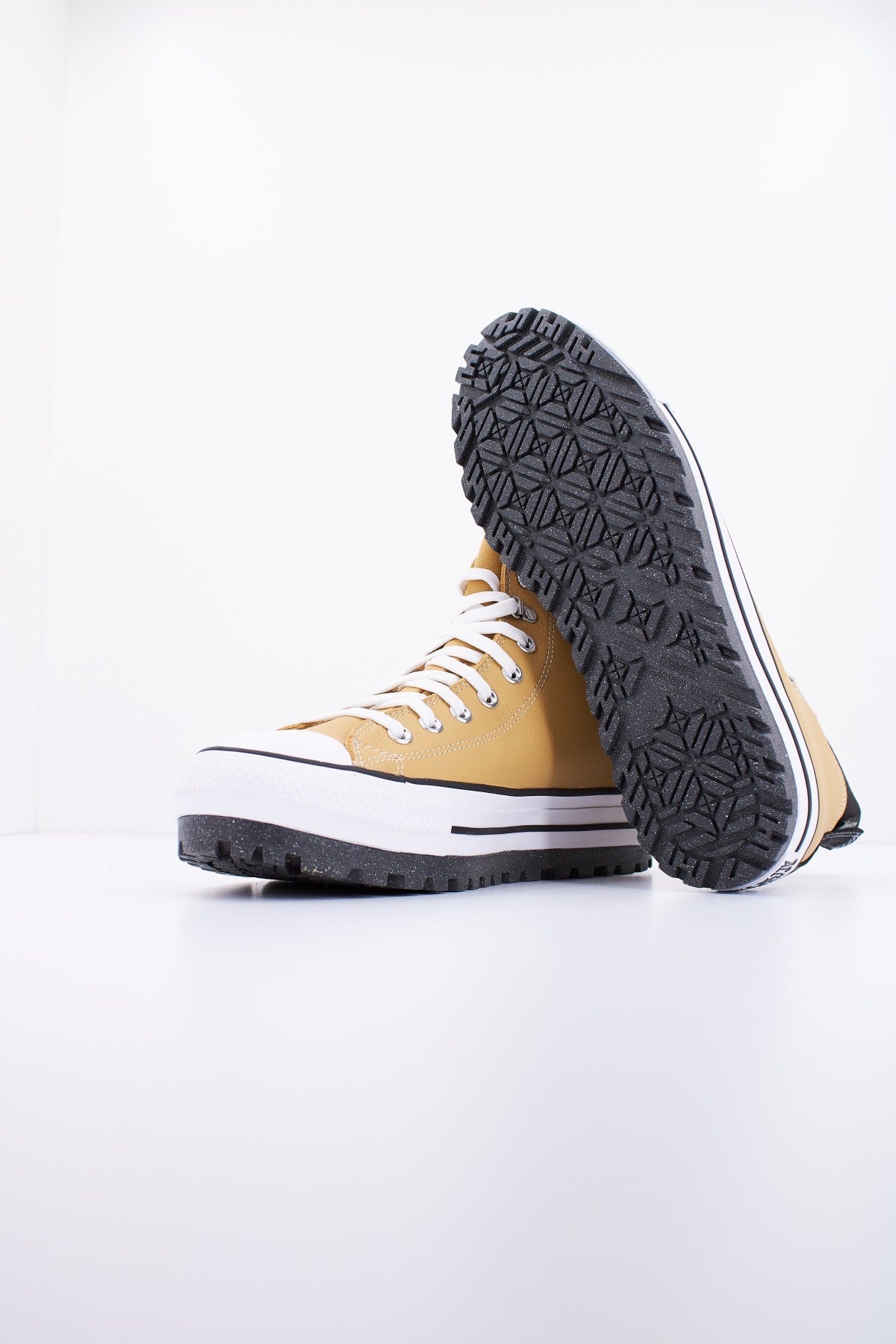 CONVERSE CHUCK TAYLOR ALL STAR CITY TREK WP HI en color AMARILLO (4)