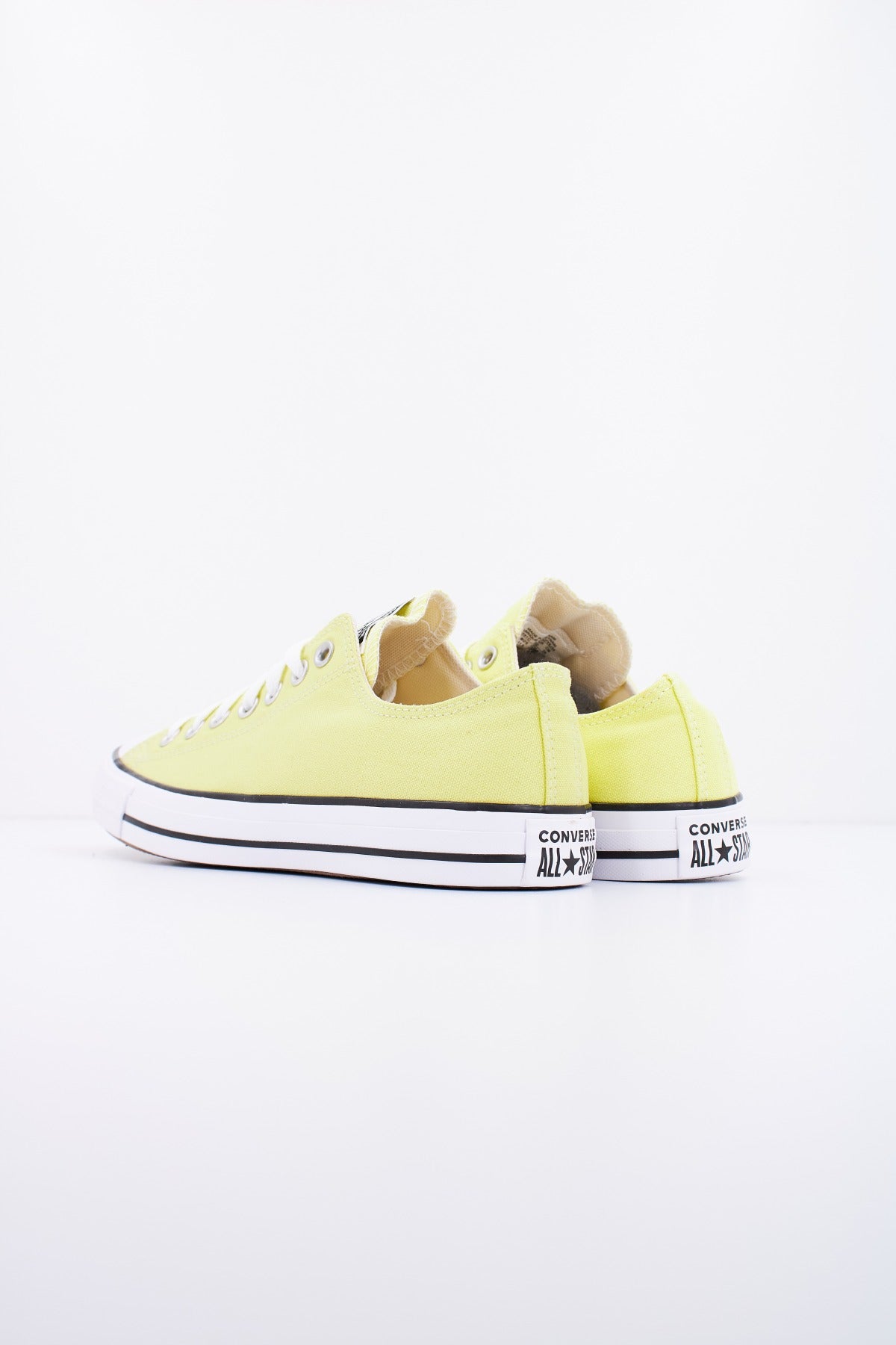 CONVERSE CHUCK TAYLOR ALL STAR OX en color AMARILLO (3)