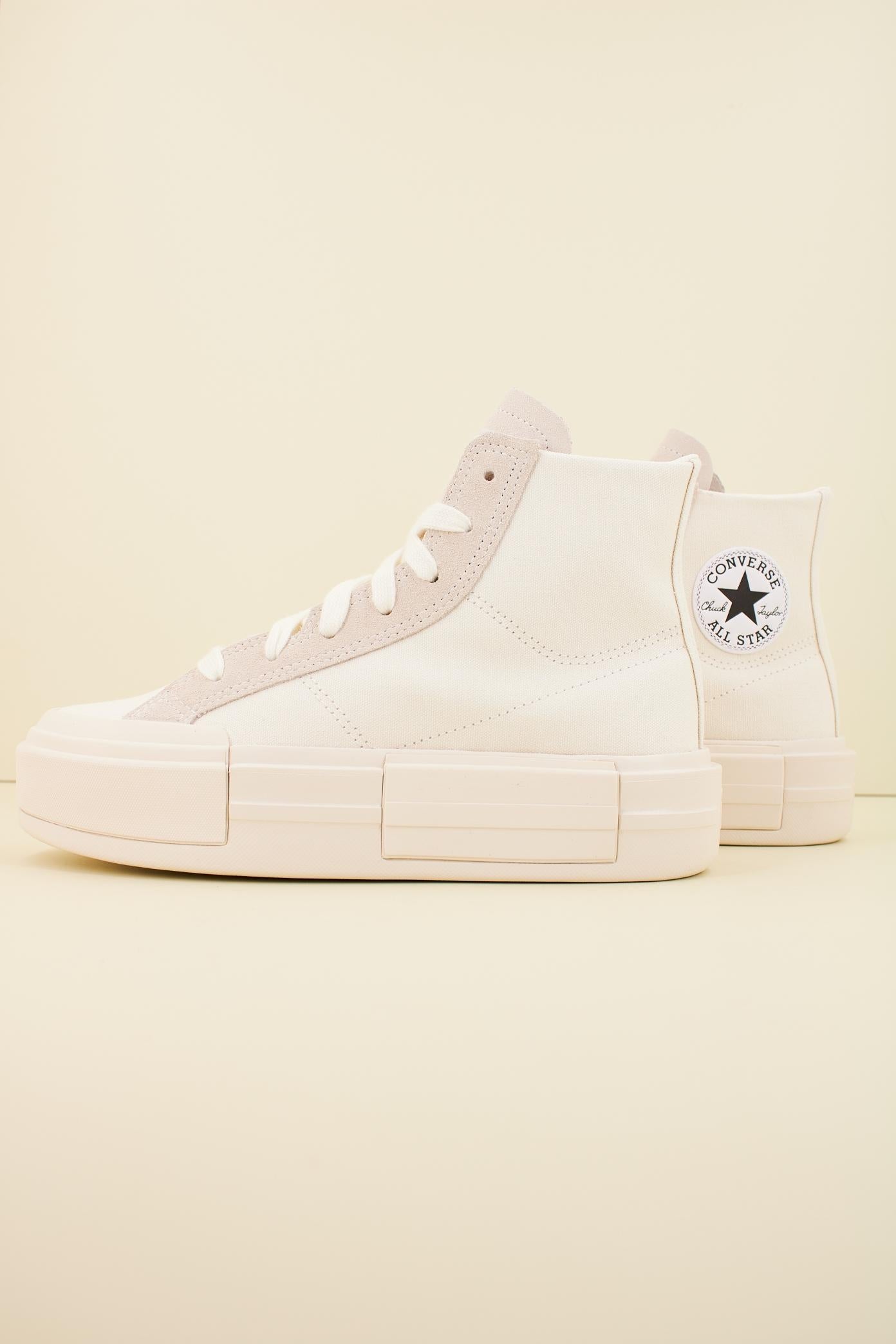 CONVERSE CHUCK TAYLOR ALL STAR CRUISE HI en color BLANCO (1)