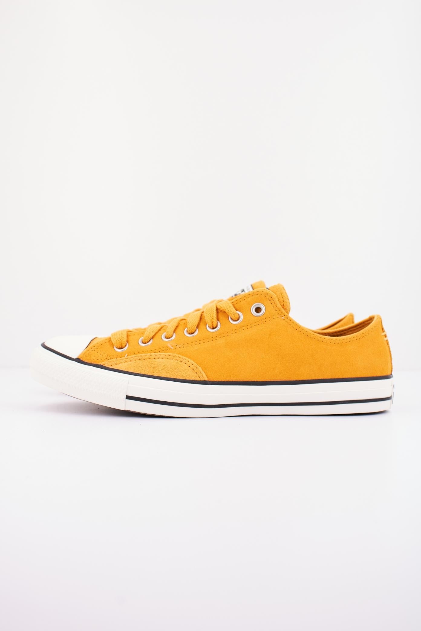 CONVERSE CHUCK TAYLOR ALL STAR OX en color AMARILLO (1)