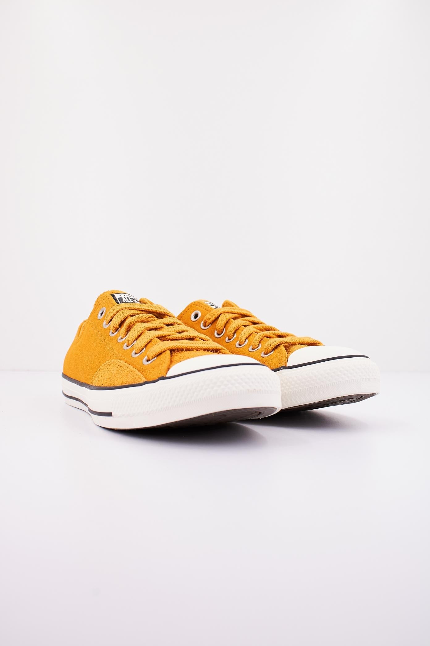 CONVERSE CHUCK TAYLOR ALL STAR OX en color AMARILLO (2)