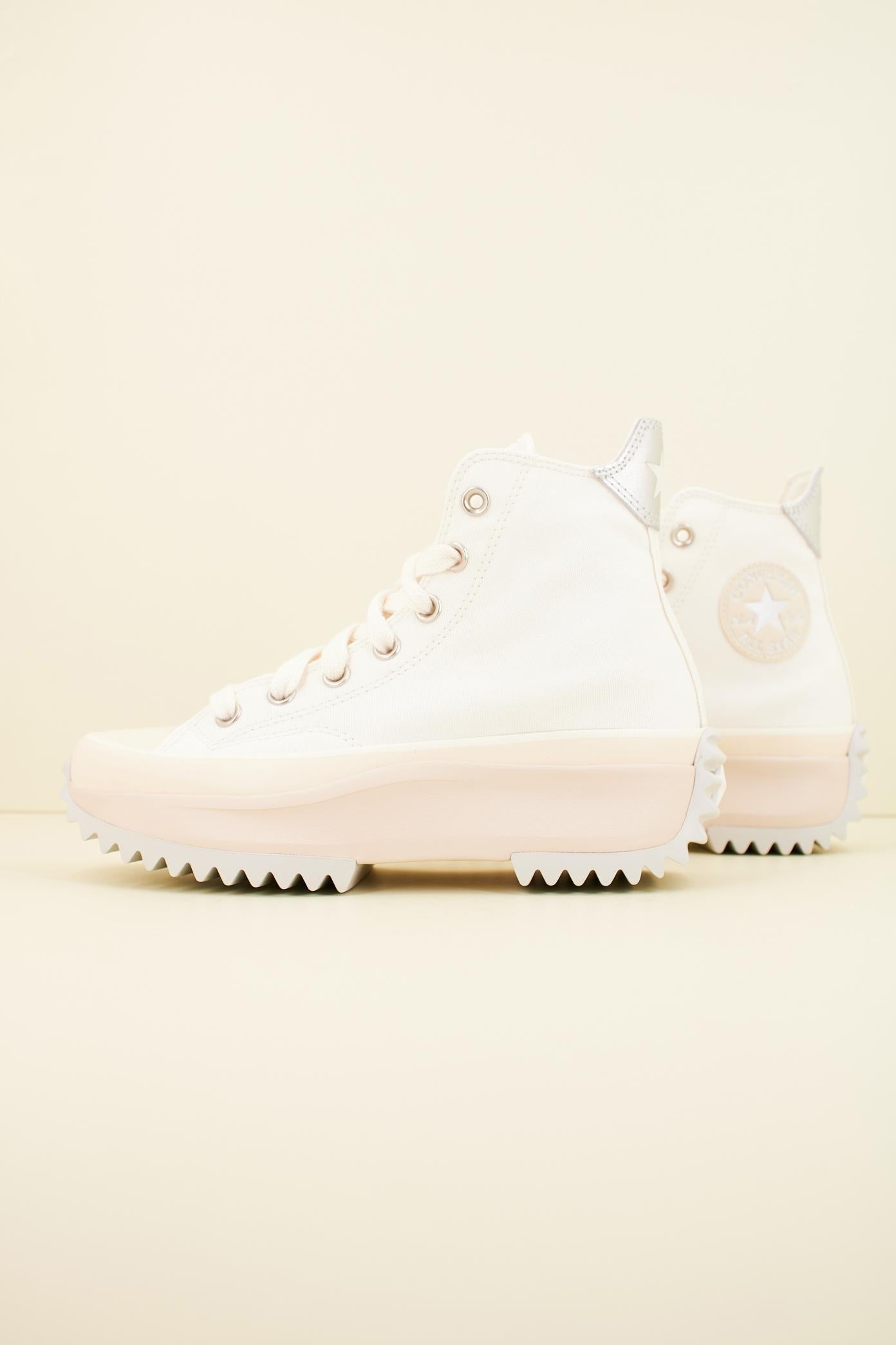 CONVERSE RUN STAR HIKE PLATFORM METALLIC en color BLANCO (1)