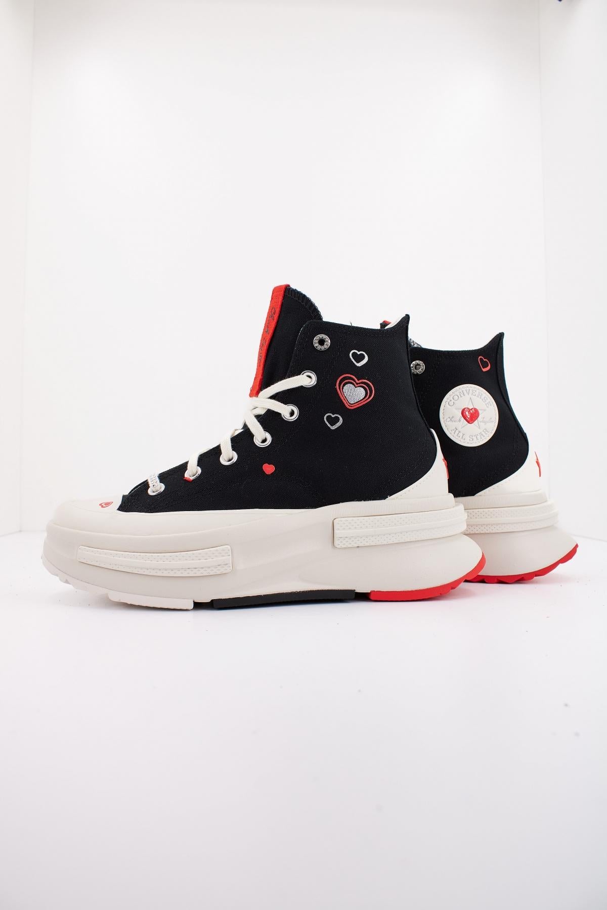 CONVERSE RUN STAR LEGACY CX PLATFORM YK HEART en color NEGRO (1)
