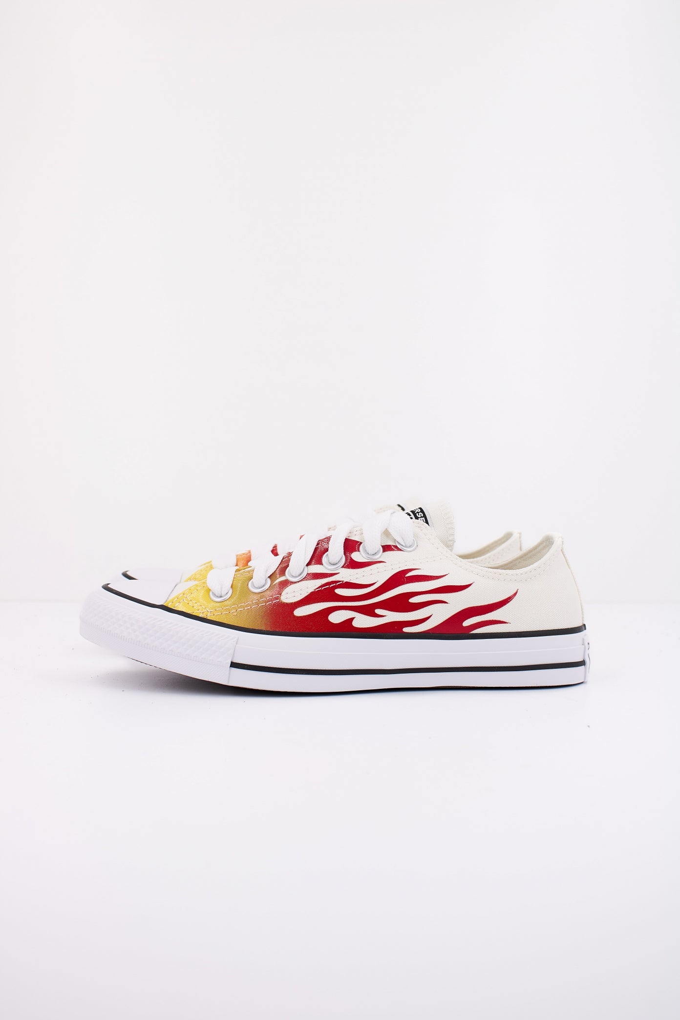 CONVERSE CHUCK TAYLOR ALL STAR FAMES en color BLANCO (1)