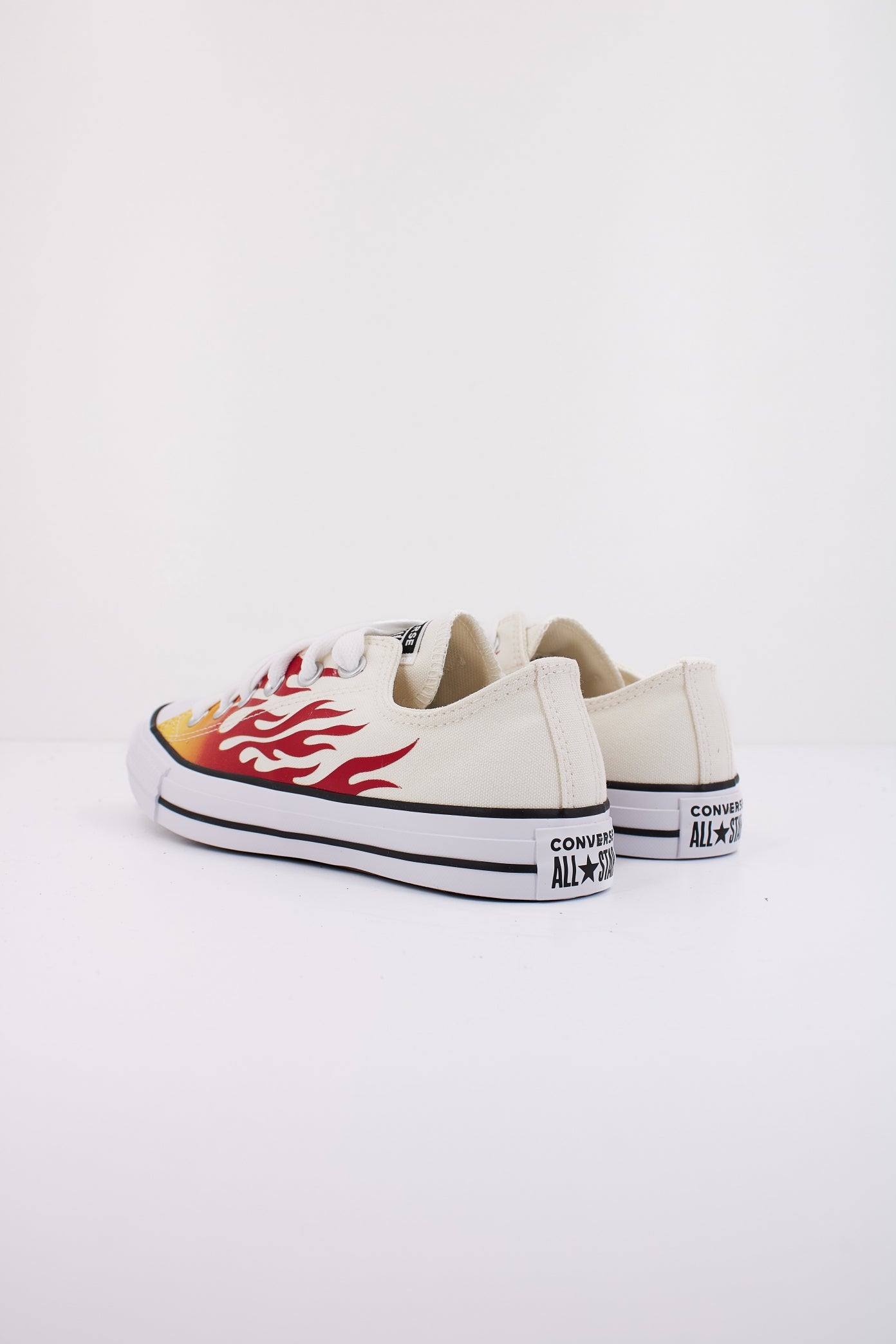 CONVERSE CHUCK TAYLOR ALL STAR FAMES en color BLANCO (4)