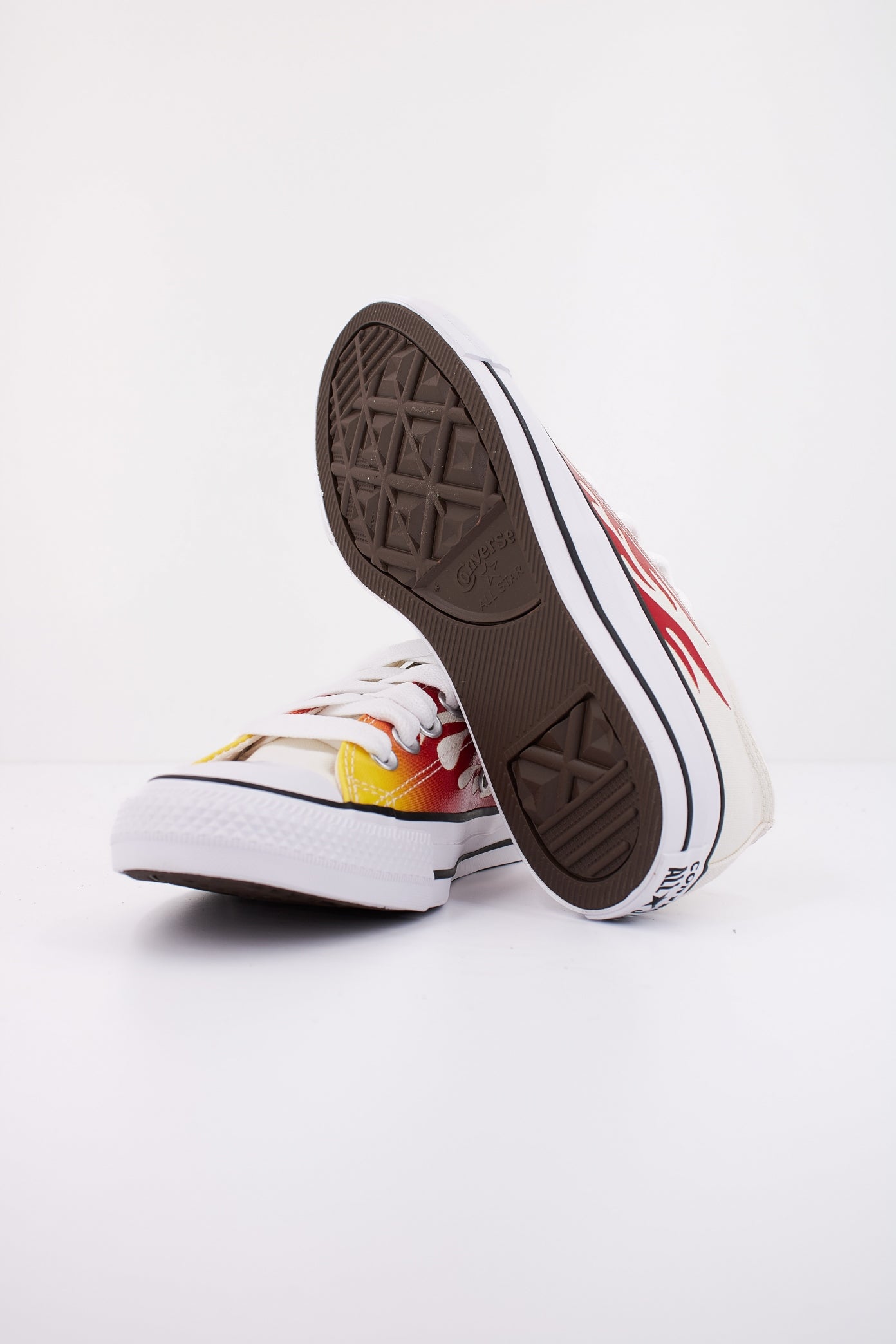 CONVERSE CHUCK TAYLOR ALL STAR FAMES en color BLANCO (5)