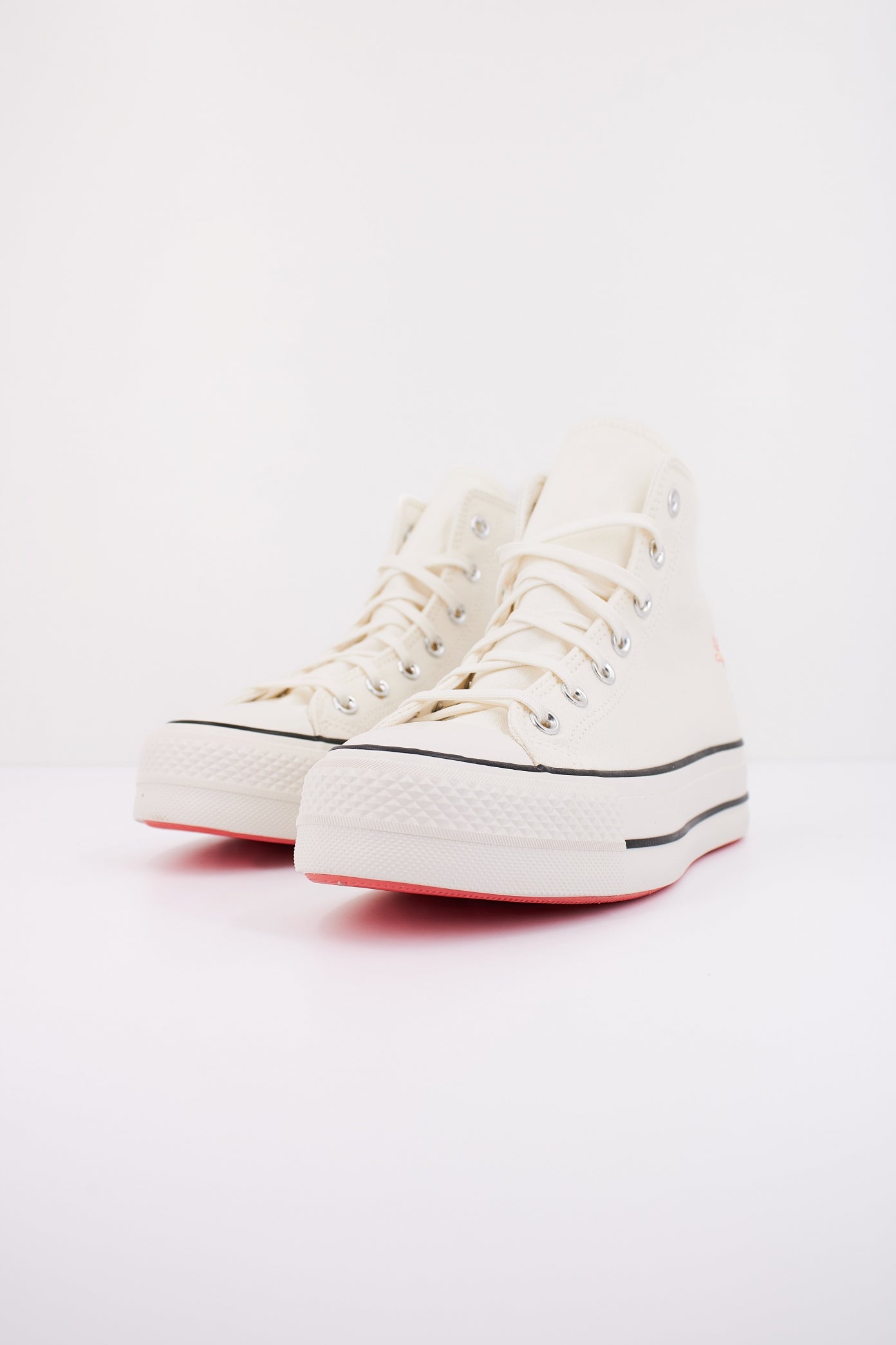 CONVERSE CHUCK TAYLOR ALL STAR LIFT PLATFORM LITTLE FLOWERS en color BLANCO (2)