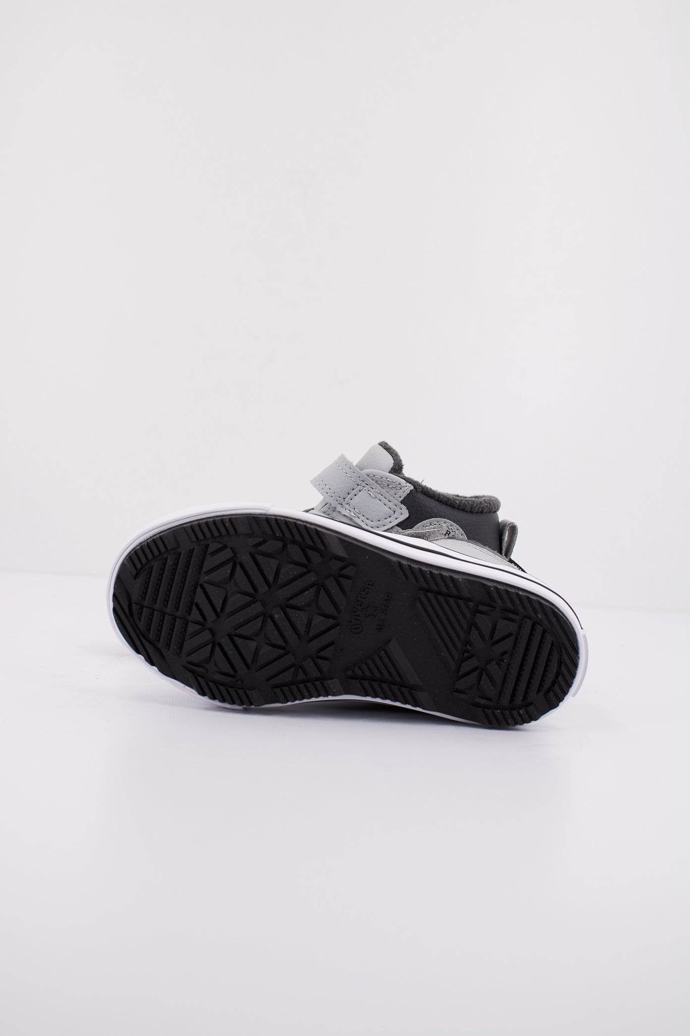 CONVERSE CHUCK TAYLOR ALL STAR MALDEN STREET BOOT MID en color GRIS  (5)