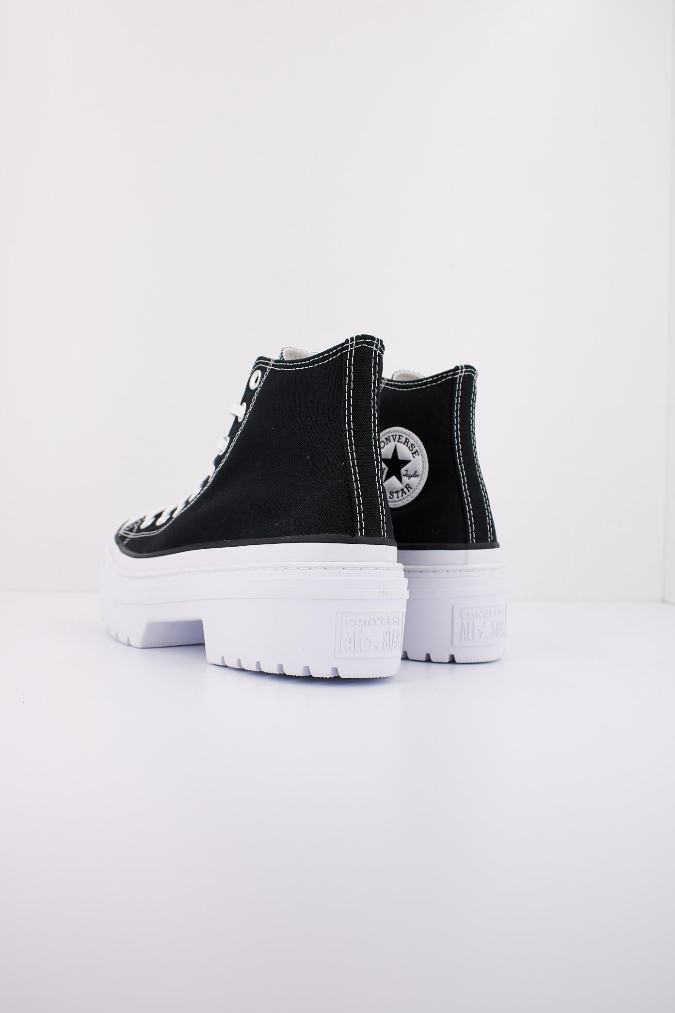 CONVERSE CHUCK TAYLOR ALL STAR LUGGE en color NEGRO (4)