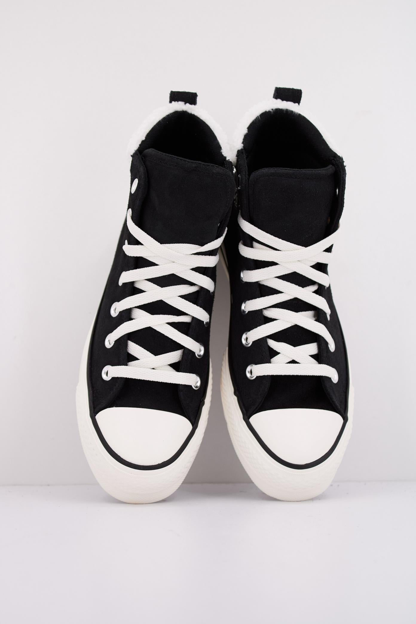 CONVERSE CHUCK TAYLOR ALL STAR PUFF LIFT HI en color NEGRO (3)