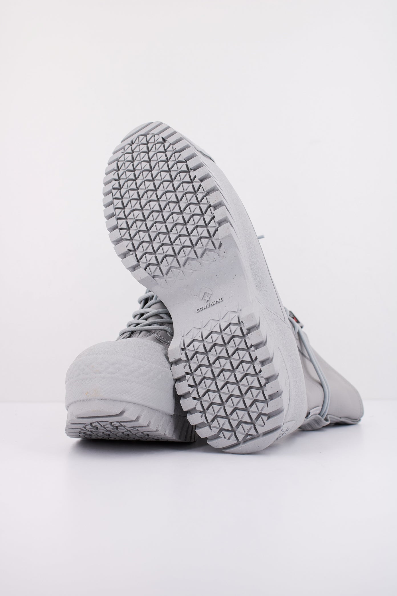 CONVERSE CHUCK TAYLOR ALL STAR LUGGED . WATERPROOF en color GRIS (5)
